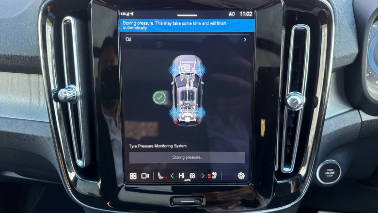 Volvo XC40 2.0 B4P Ultra Dark 5dr Auto Petrol Estate